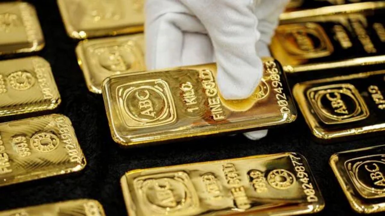 Gold Price Today: 24K hits Rs 130,260 in India; City-wise rates inside