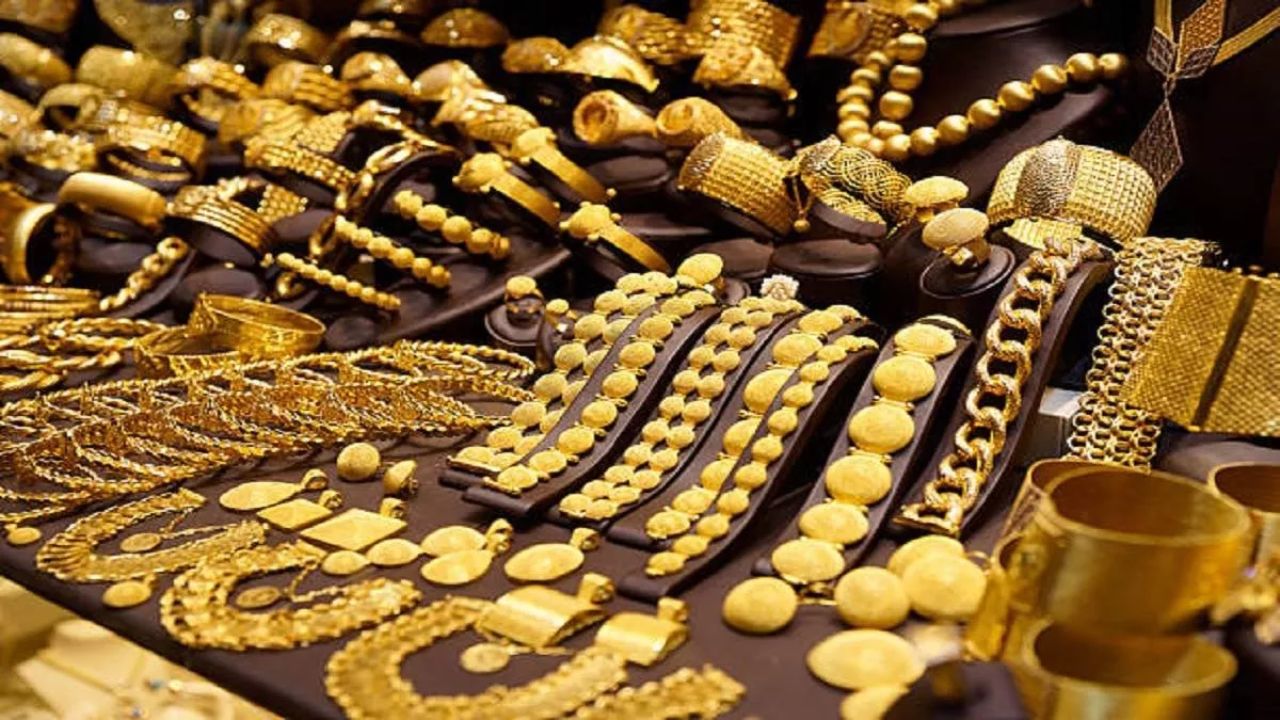 Gold rises for third straight day, Silver rally continues; Check today’s rates here