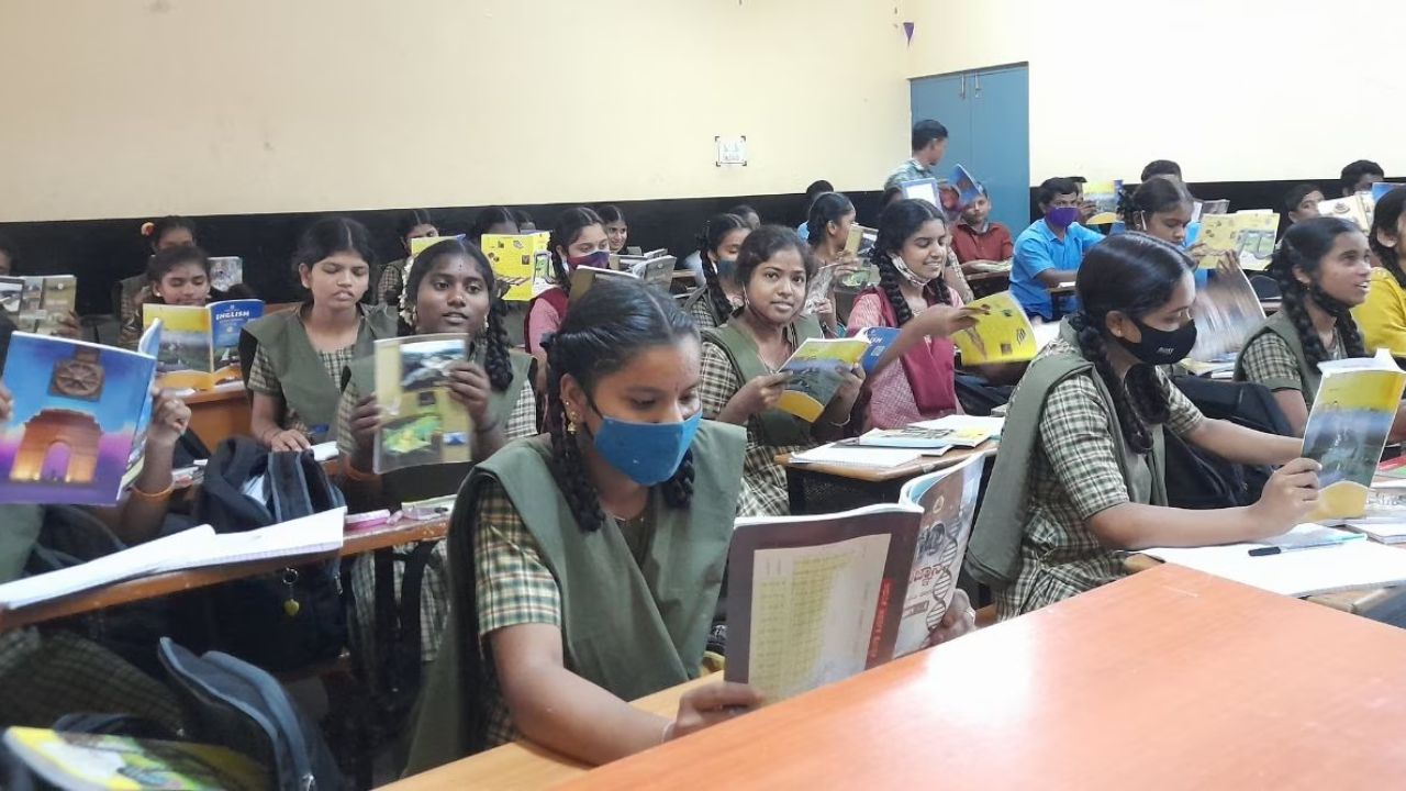 Karnataka govt allocates 18 crore to transform 800 govt schools; Check details