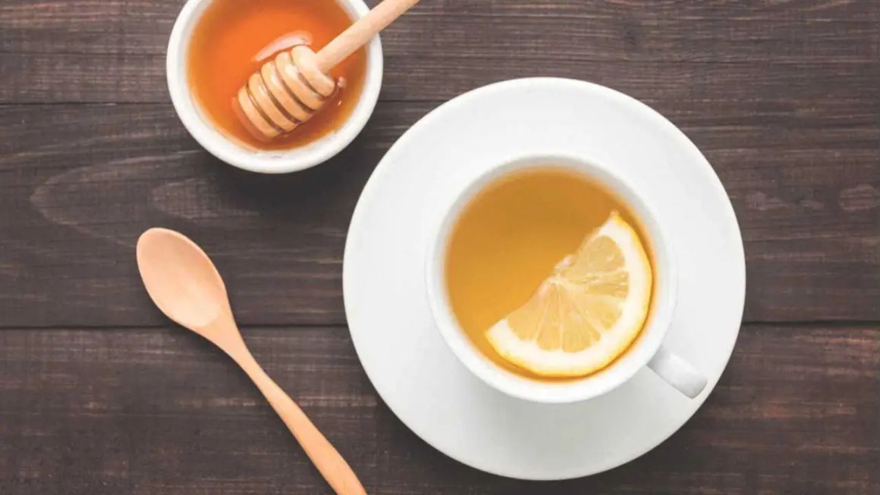 5 warm detox drinks that help cut winter bloat and boost metabolism