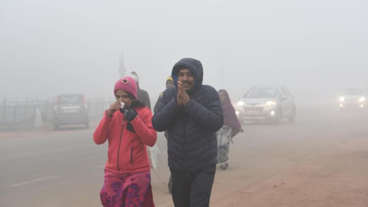 Weather Today: Delhi sees hazy skies, cool temp and poor AQI; Check health advisories