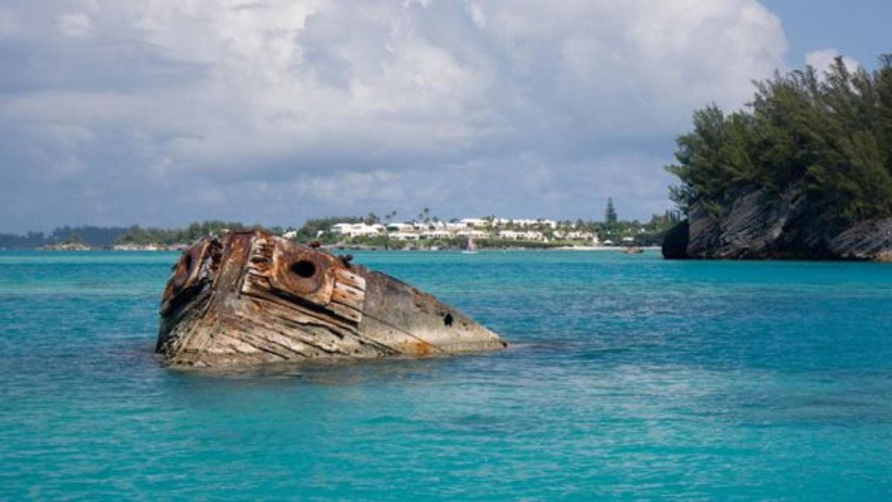 Massive ancient structure found deep beneath Bermuda Triangle; Here’s what geologists are saying