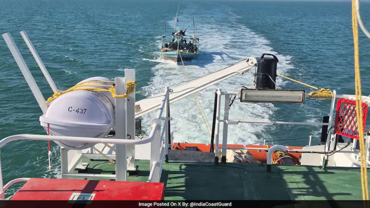 Indian coast guard seizes Pakistani boat, detains 11 crew; Details inside