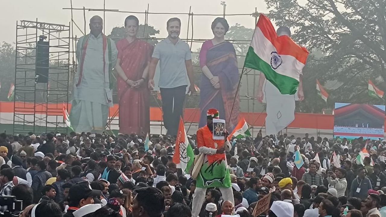 Video: Congress rally echoes with ‘Vote thieves, resign’ chants; Rahul and Priyanka Gandhi heat up crowd