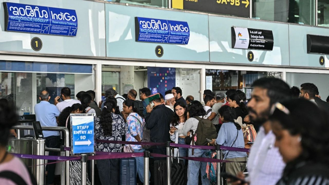 IndiGo Crisis: Over 200 flights cancelled; Aviation Minister orders reduction in IndiGo routes