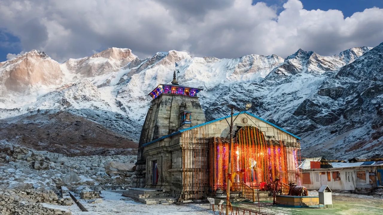 Heavy snowfall grips North India as Kedarnath drops to -13°C; Here’s full weather update