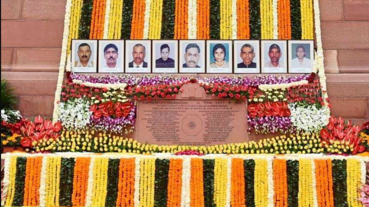 Parliament Attack Anniversary 2001: PM Modi leads the Nation in paying tribute to fallen heroes