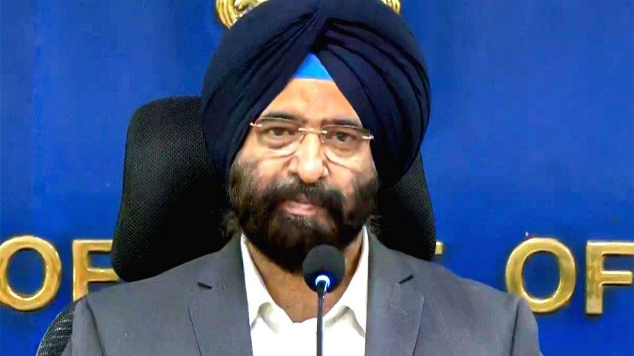 Request Kejriwal with folded hands: Delhi minister says AAP ‘burning waste’ deliberately to increase pollution