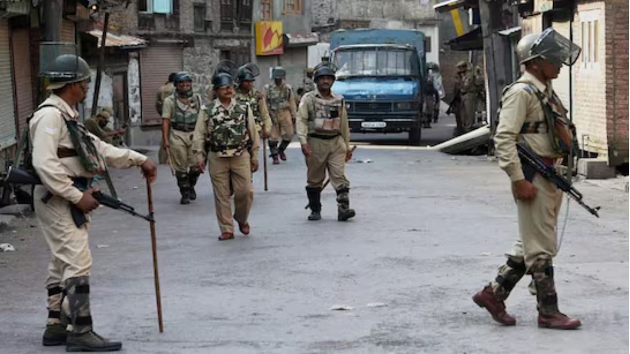 J&K: Security tightened across Kashmir Valley ahead of Christmas, New Year