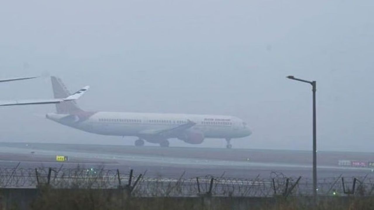 Centre issues guidelines for airlines as dense fog wreaks havoc at Delhi’s IGI airport; Details inside