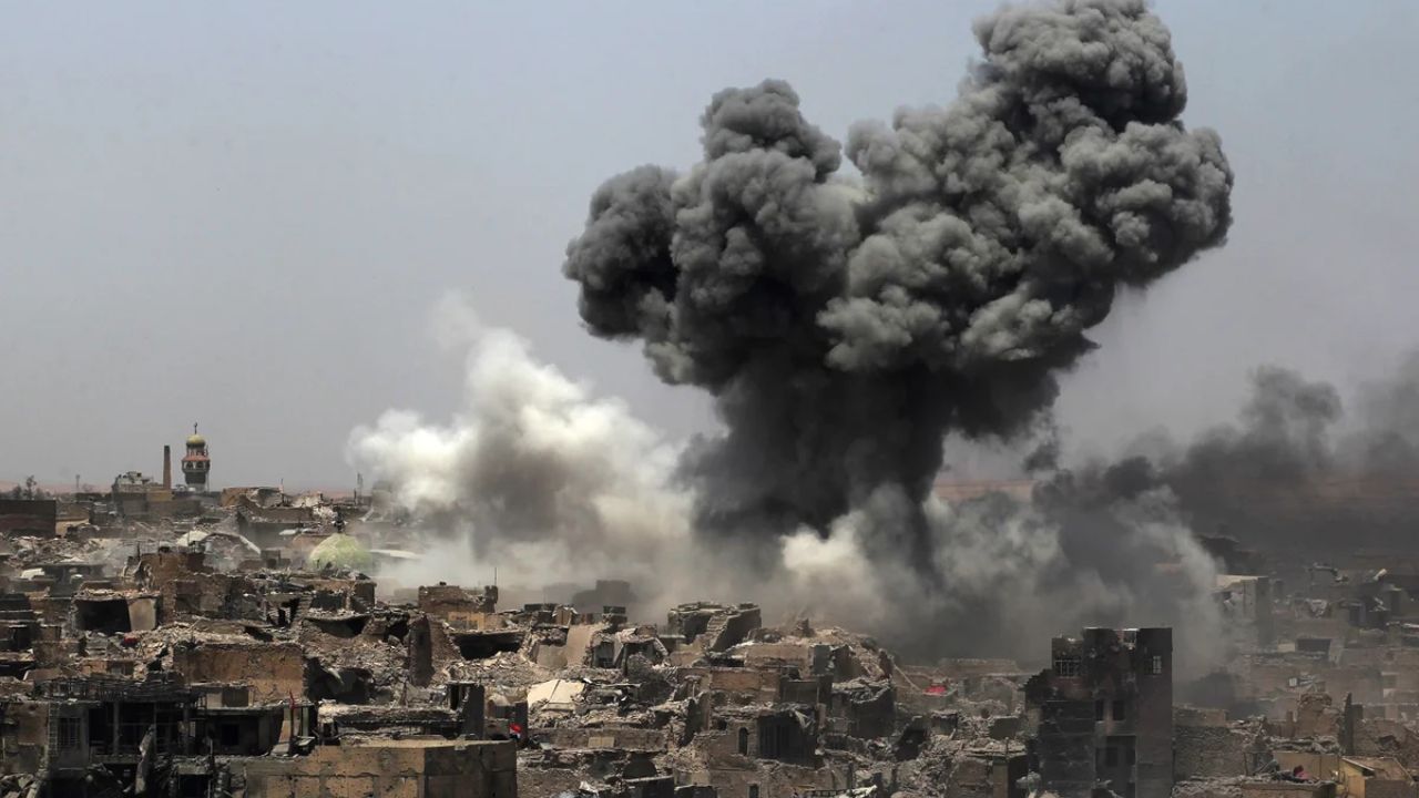 US launches airstrikes on dozens of Islamic State targets in Syria; Full story here
