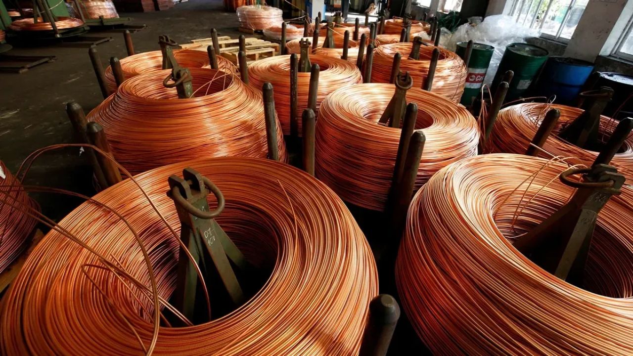 Copper Power! Stock hits 15-year high; Outperforms metal index