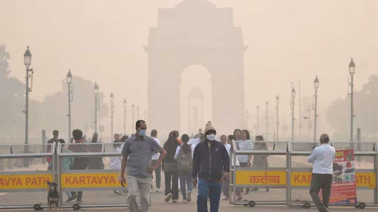 Delhi-NCR Braces for Fog, Rain, and Severe Pollution as Weather Shifts