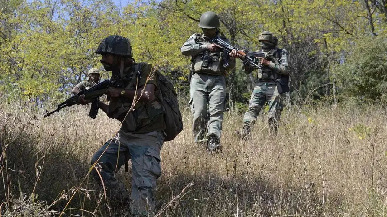 Kishtwar gunfight claims life of Army Jawan; Search operation continues