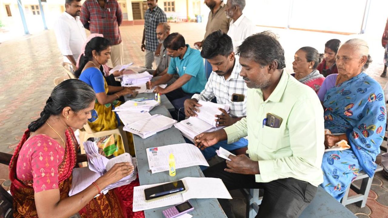 Tamil Nadu SIR claims period ends tomorrow; Voters rush to file forms 6 & 6A