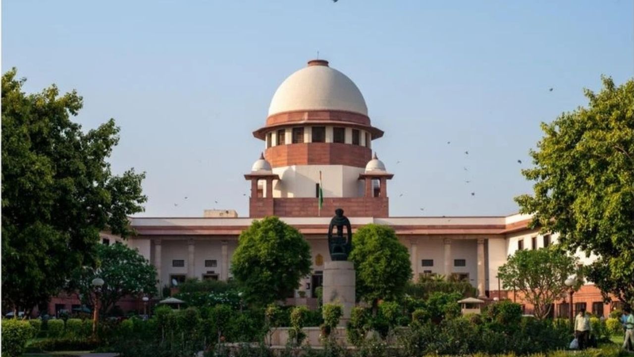 Supreme Court delivers key verdict on Kerala draft voter list; Orders commission to make it public
