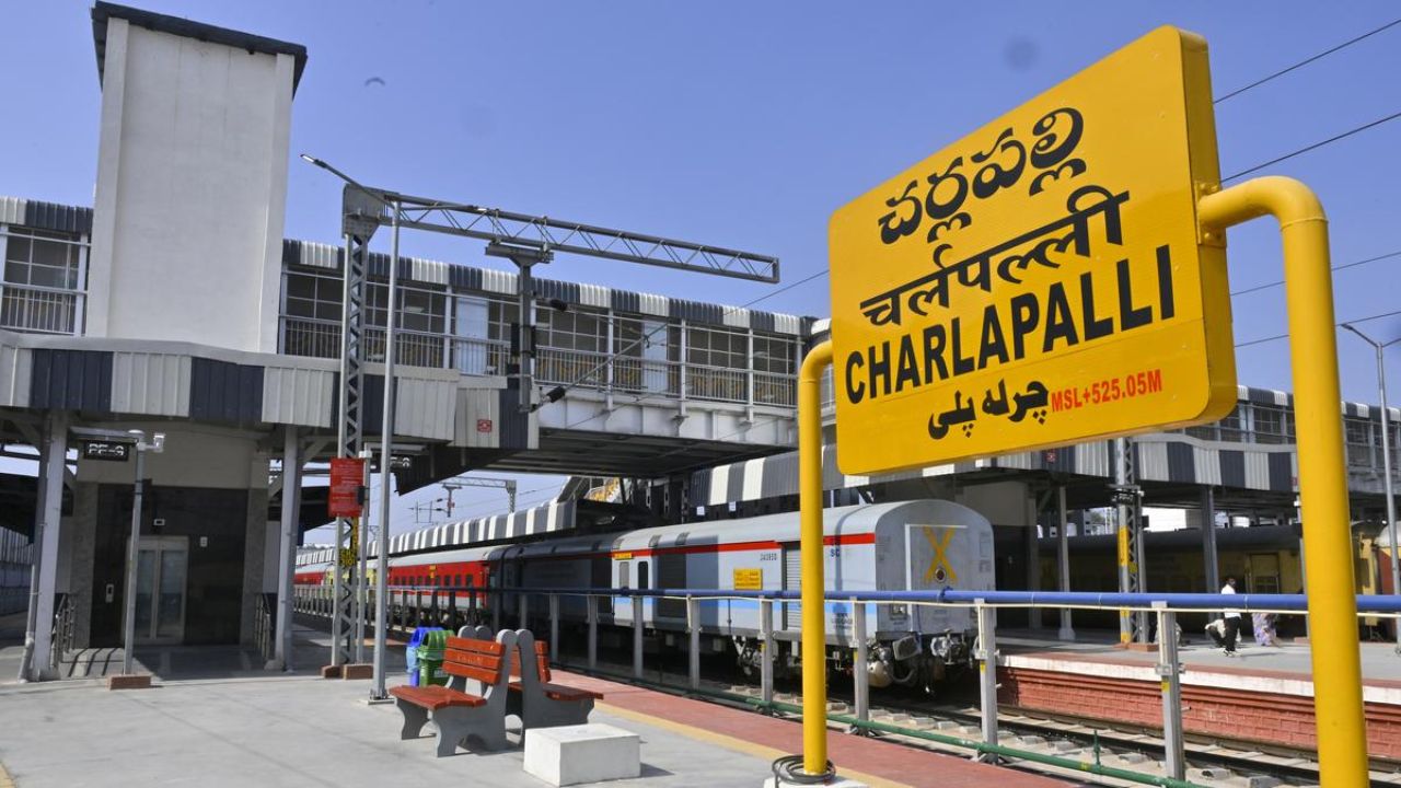 Telangana: Mother, two children killed after being run over by goods train in Hyderabad