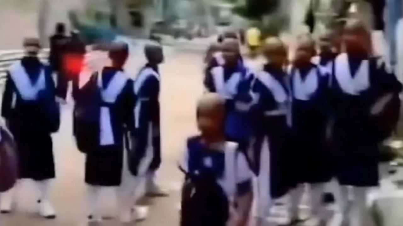 School shaves heads to support cancer-stricken student; Emotional video goes viral