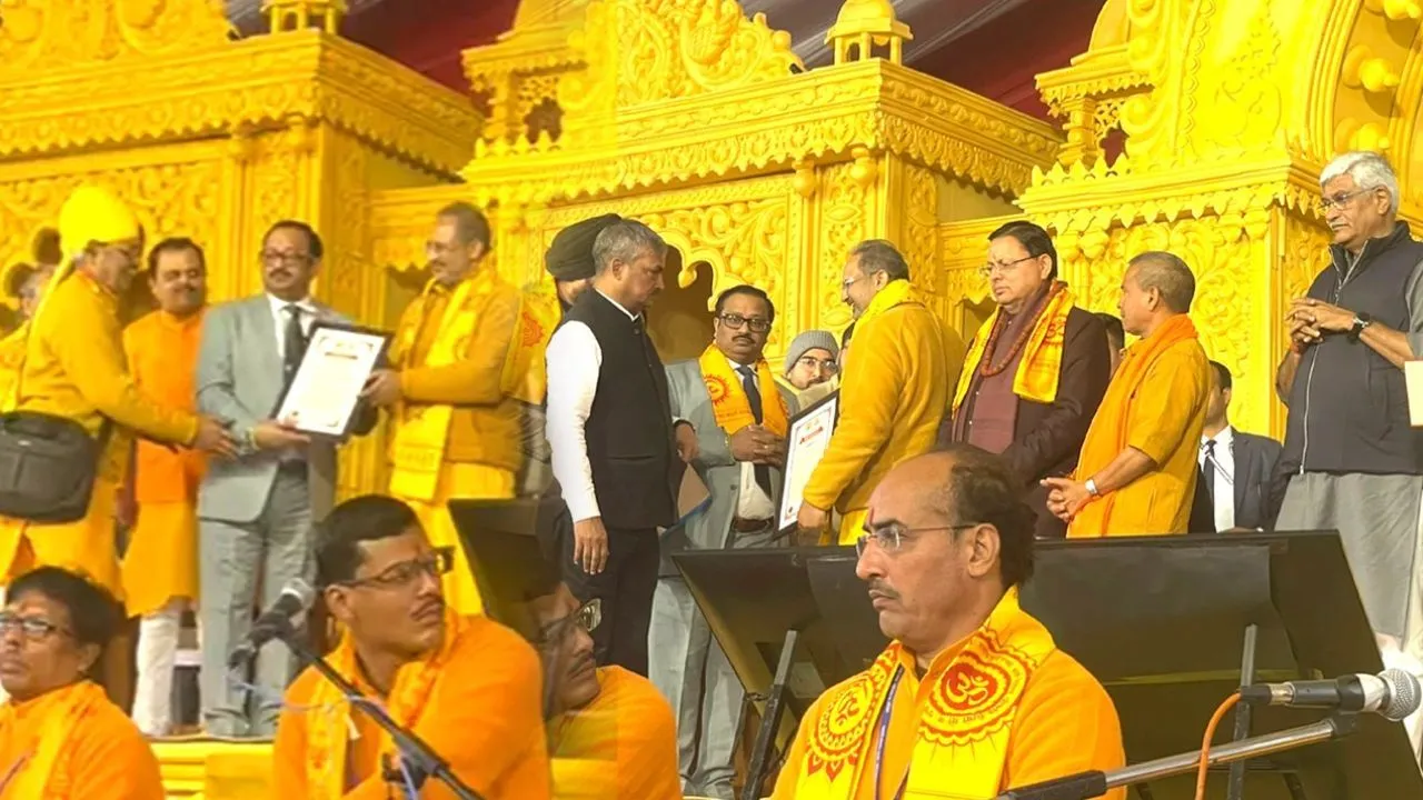 From Spirituality to Excellence: Veteran Journalist Manoj Tibrewal Aakash honored at Gayatri Parivar Centenary