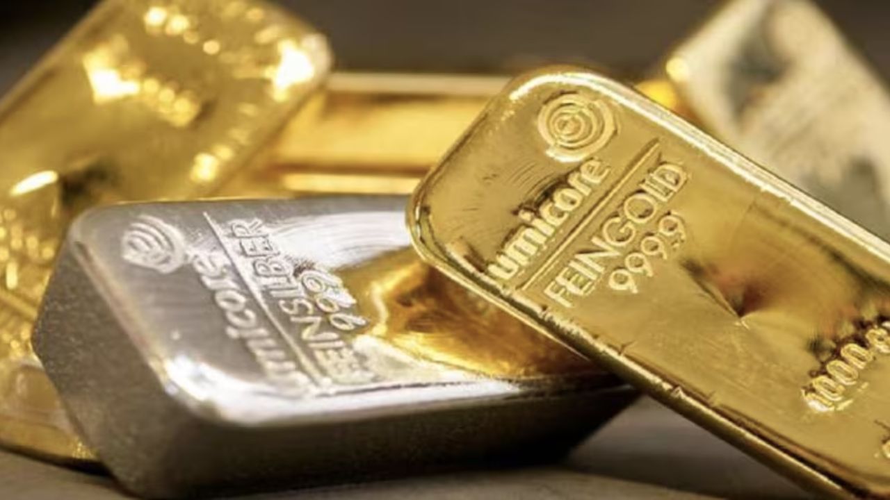 Gold and Silver prices fall in early trading on MCX; Check rates here