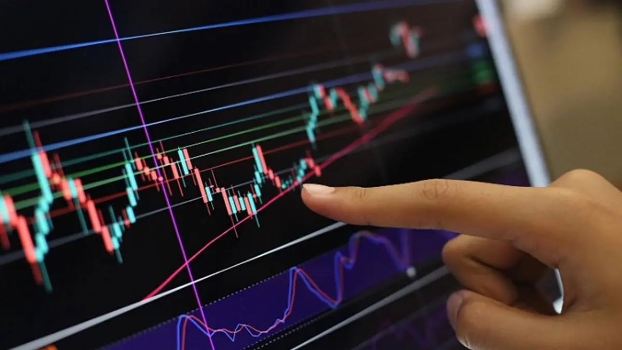 Stock Market Update: Sensex plunges 1,048 points, Nifty breaches 25,500 amid IT sell-off