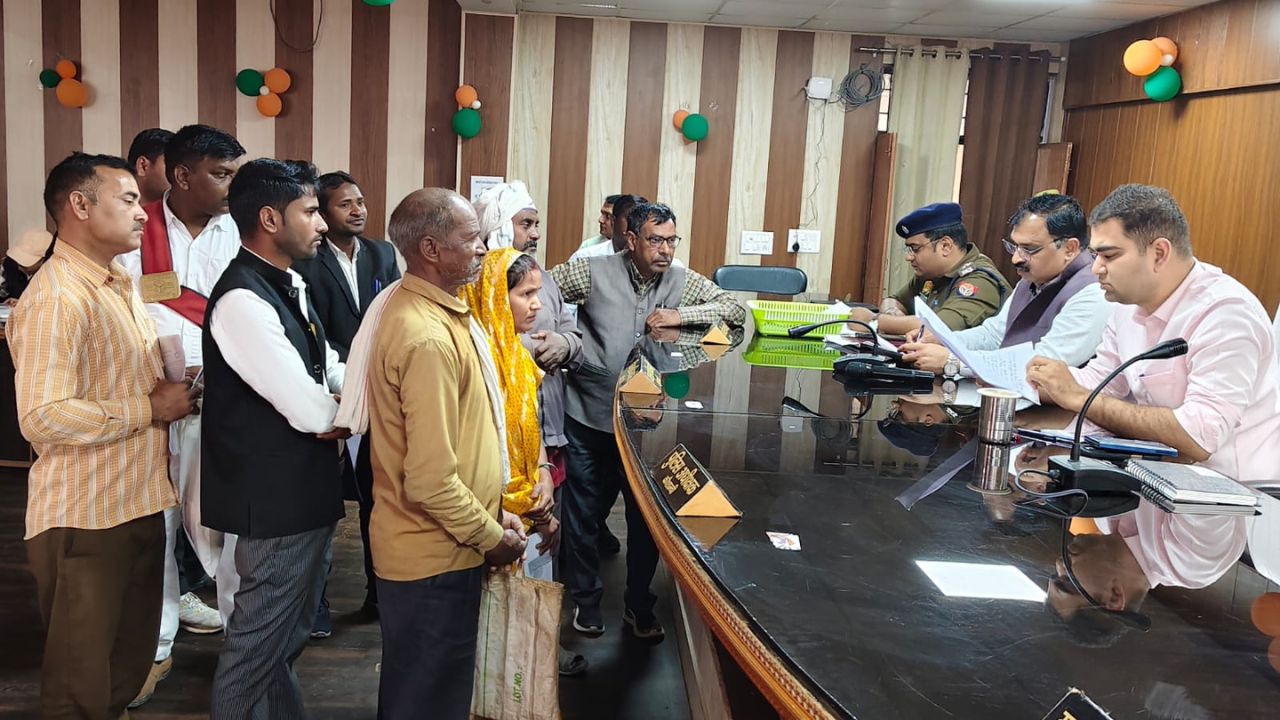 Uttar Pradesh: DM reviews public grievances, inspects Chayal tehsil facilities in Kaushambi