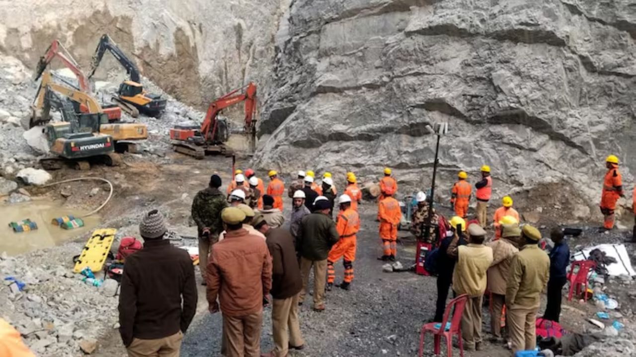 Landslide in Sonbhadra Clay Mine: 3 women dead, 2 missing as rescue operations continue