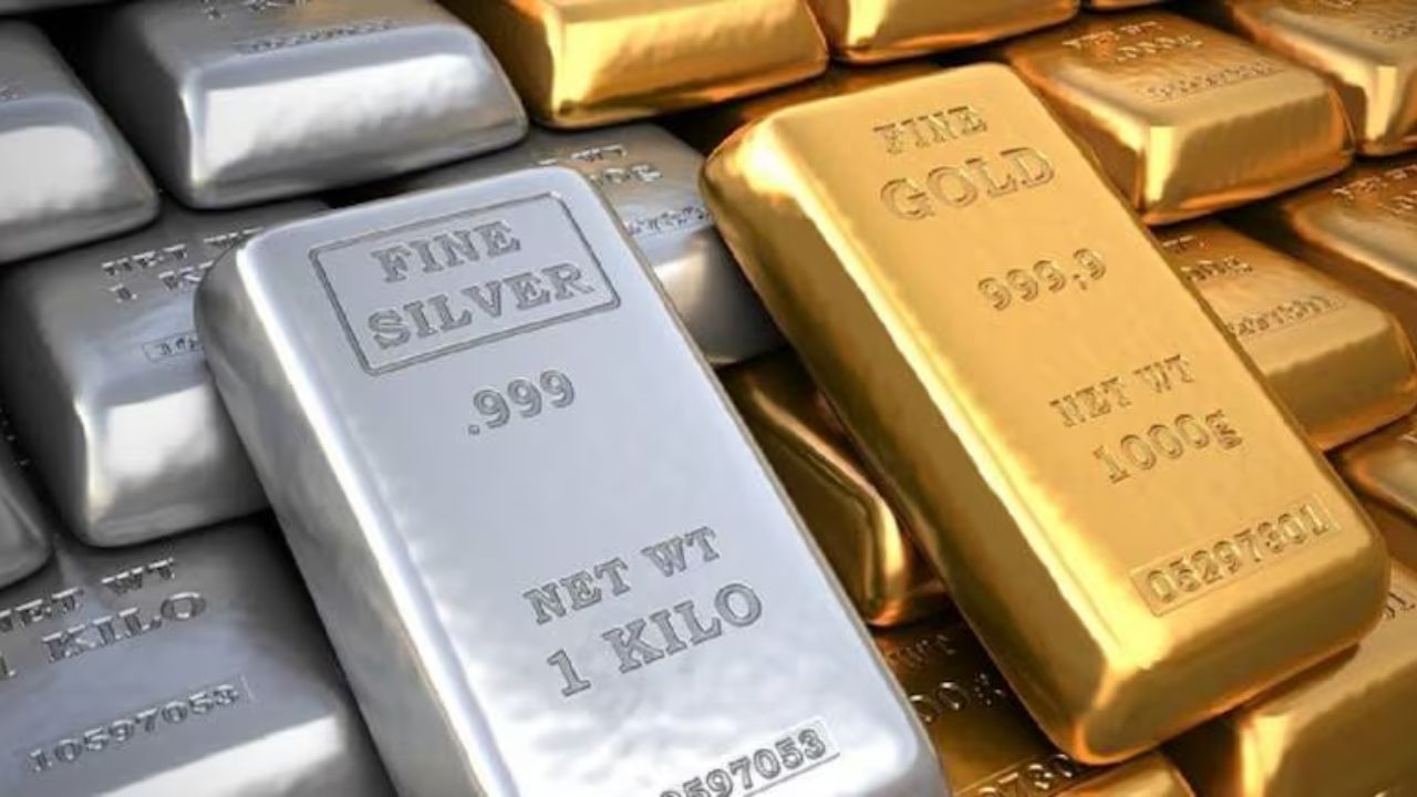 Gold and Silver prices slip on MCX as selling pressure continues; Investors advised caution
