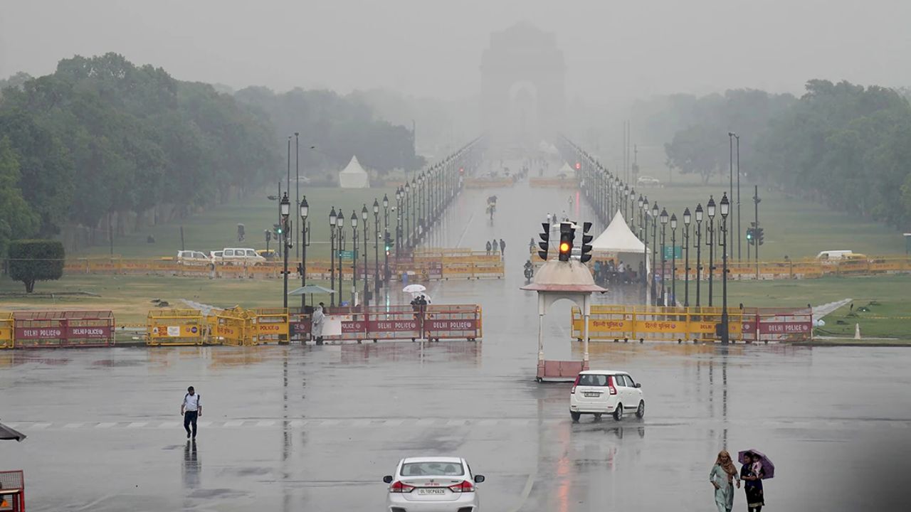 Pleasant Weather in Delhi-NCR Till March 27; Alert Issued for Rain and Strong Winds