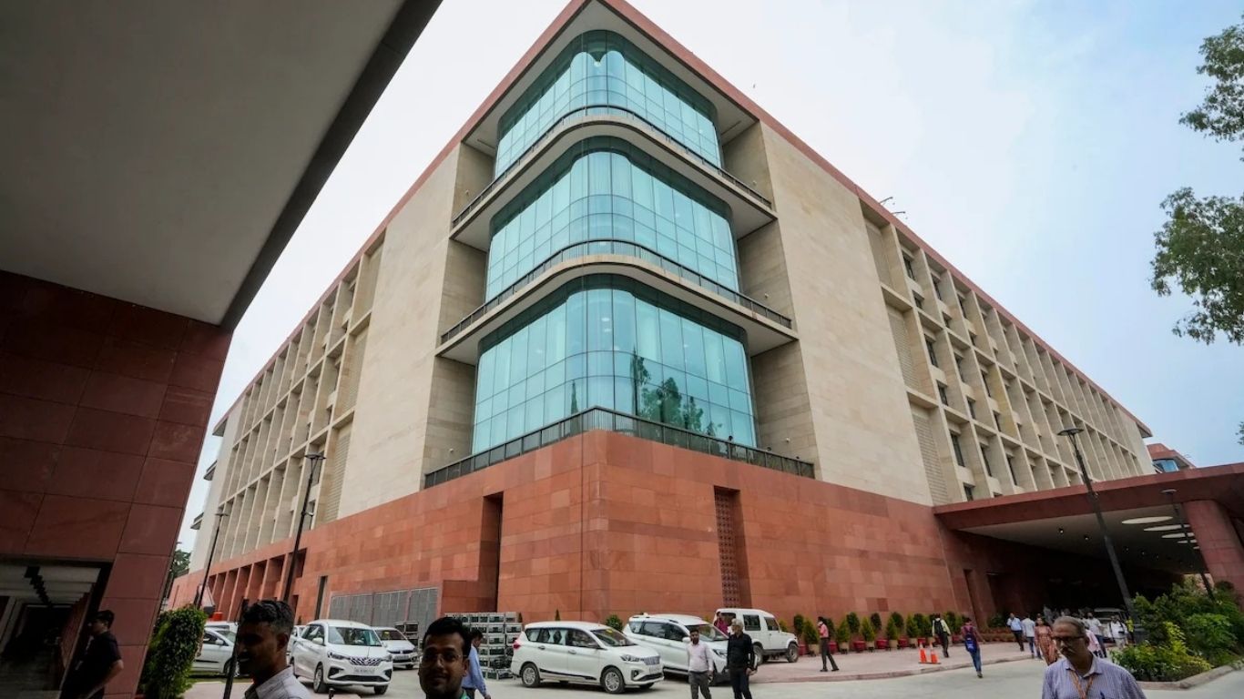 Read Full List: Major Bureaucratic Reshuffle—Sanjay Lohiya Named DFS Secretary; Key Changes in I&B, MSME, Chemicals