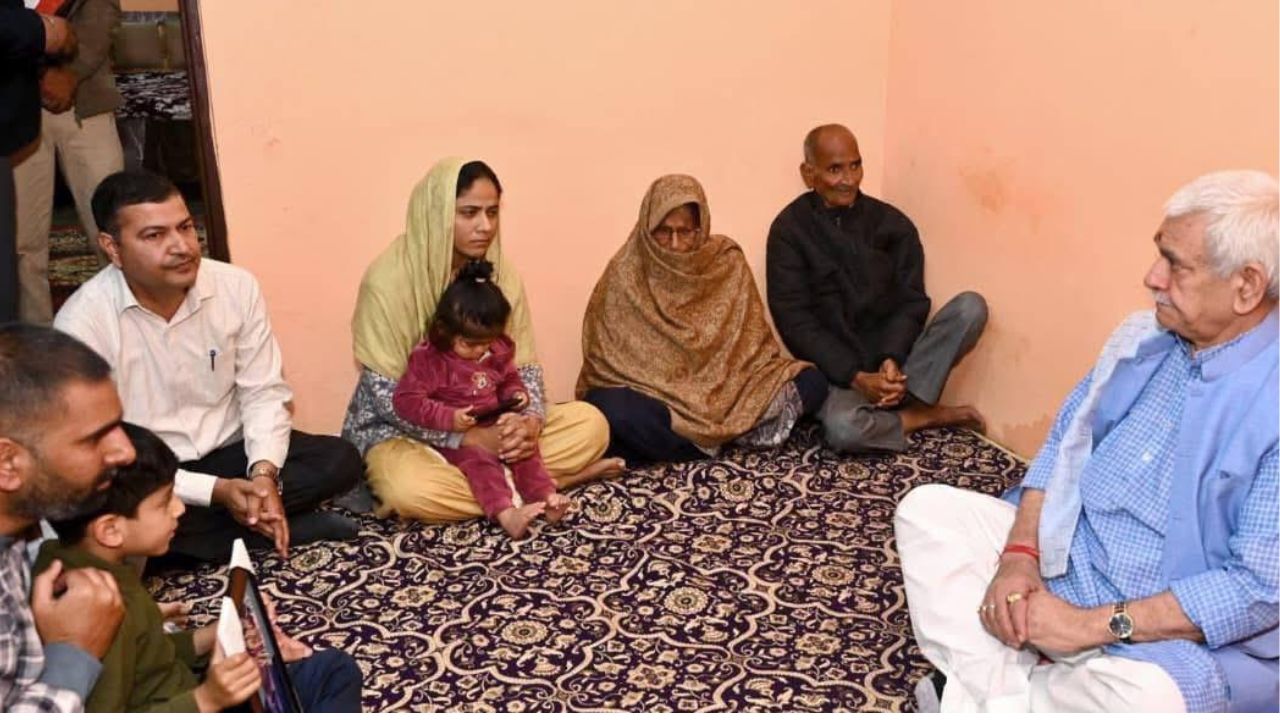 Lieutenant Governor Manoj Sinha Pays Tribute to SSF Hero Sunny Salgotra, Assures Family Support