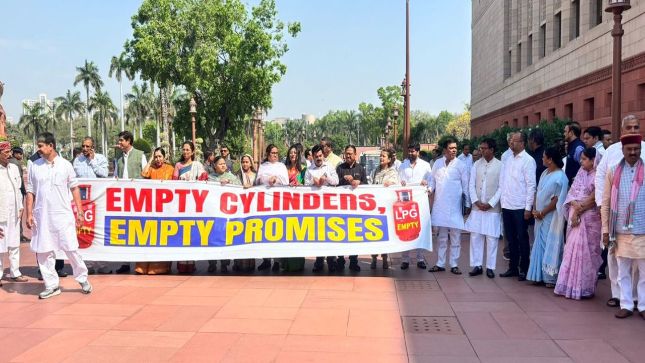 Parliament Protest: LPG Crisis Sparks Opposition MPs Uproar Amid West Asia Tensions