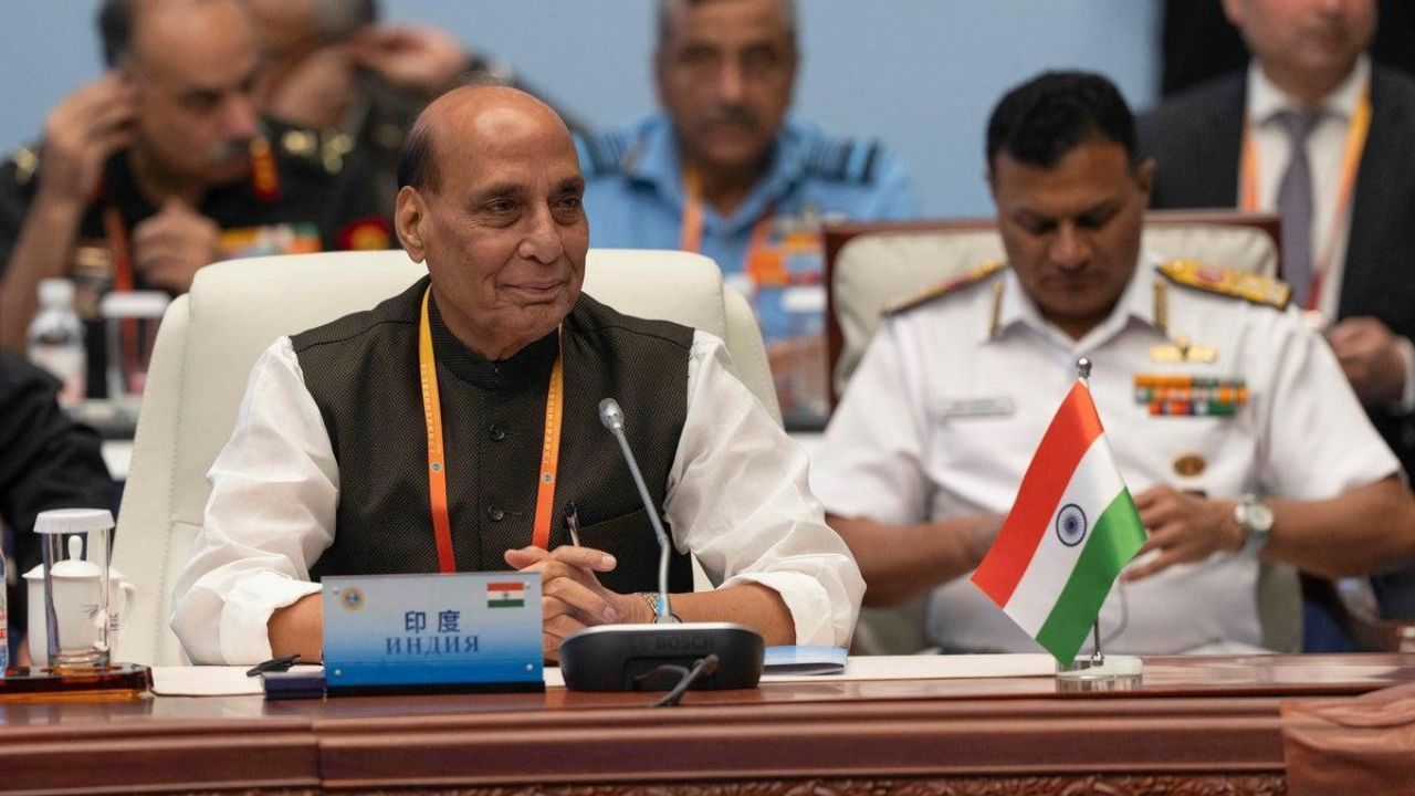 Rajnath Singh to Chair Key Ministers’ Meet on West Asia Crisis Today