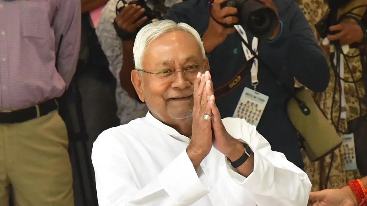 Political war in Bihar over Nitish Kumar; Mukesh Sahni targets BJP, Chirag Paswan praises leadership