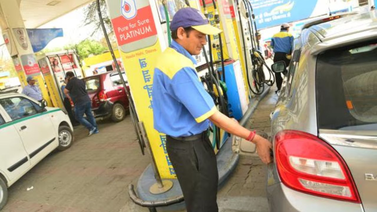 US 30-day waiver to India to import Russian oil amid Iran war