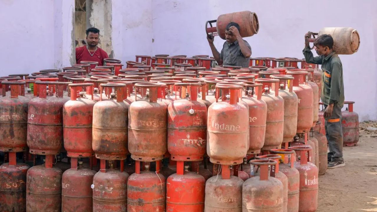LPG booking period increased from 21 to 25 days to prevent hoarding amid Middle East tensions