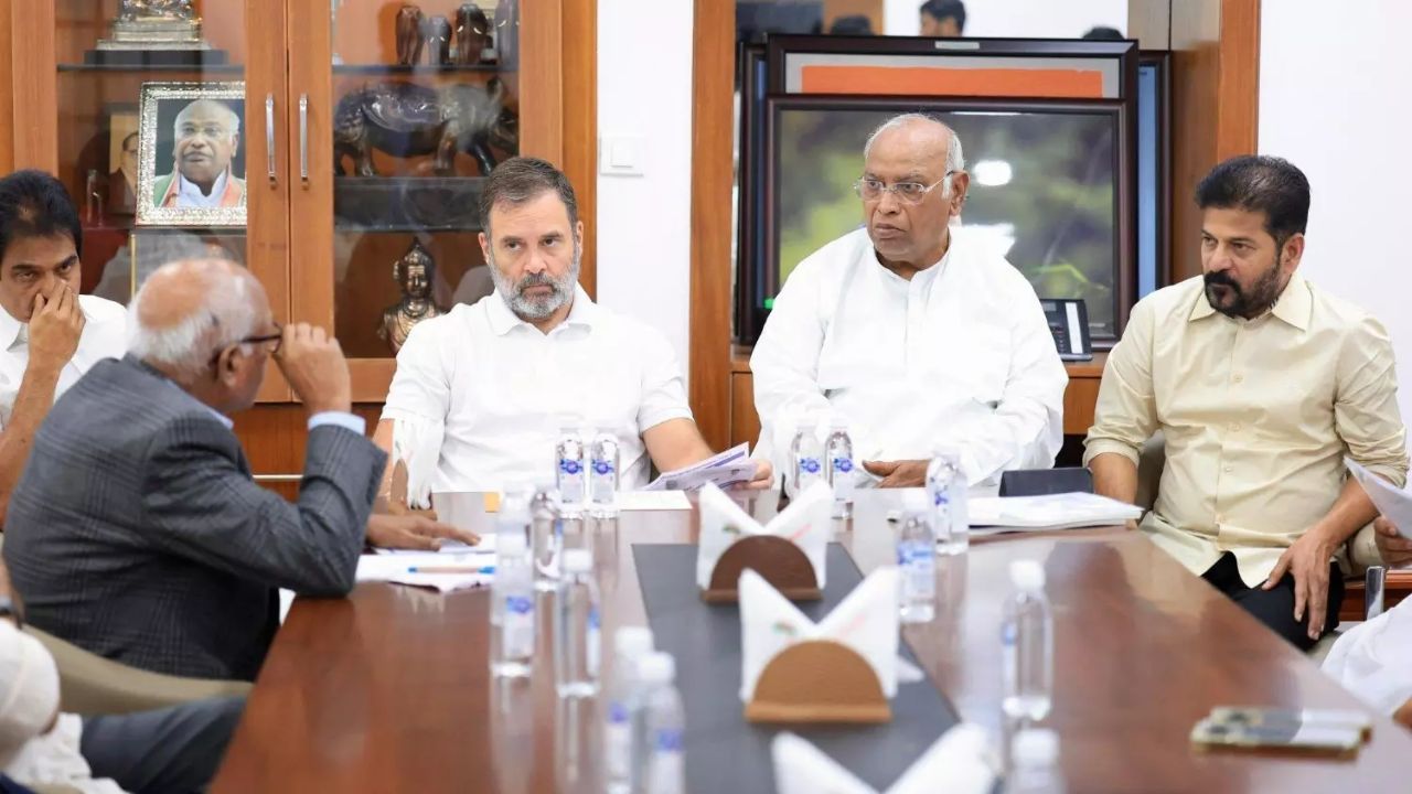 Telangana CM Revanth Reddy meets LoP Rahul Gandhi, Kharge in Delhi; Full story here