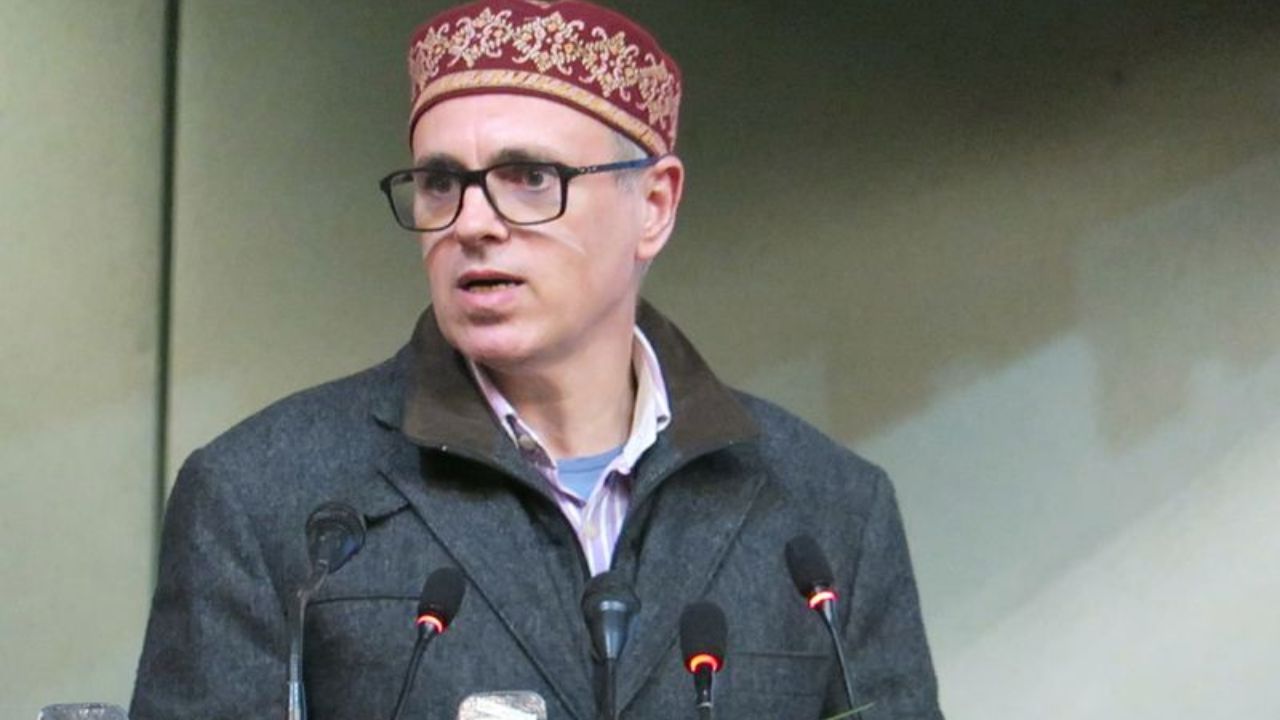 “No Shortage Of Fuel, Don’t Fall for Rumours”: J&K CM Omar Abdullah Warns Against Panic Buying