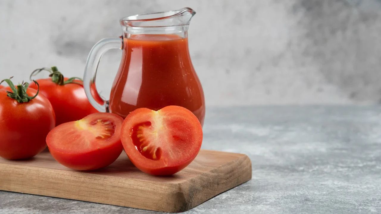 Tomato juice can remove blemishes on face: Here’s how