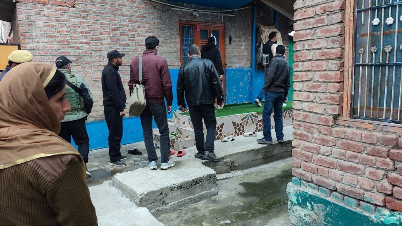 J&K: CIK conducts raids at 10 locations in Kashmir in LeT module probe