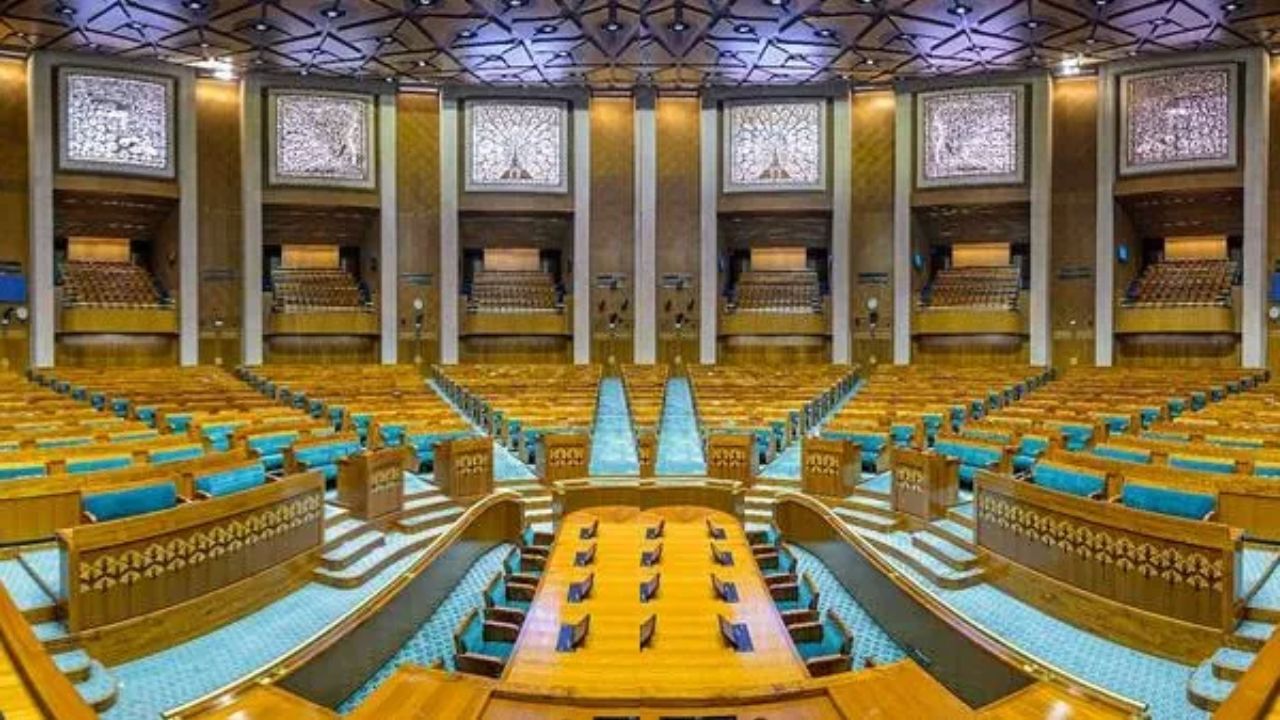 Big Move Before 2029 Polls: Govt Plans 816 Lok Sabha Seats, 33% Women Quota via 2011 Census