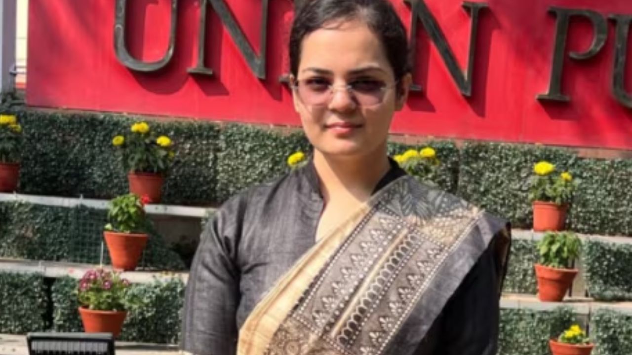 From World Bank To UPSC Top 10 Toppers: Zinnia Arora bags AIR 6 in civil services 2025 exam