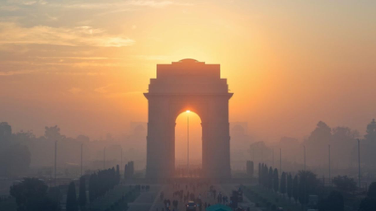 Delhi, UP see warmer days while hills remain cold; Says weather report