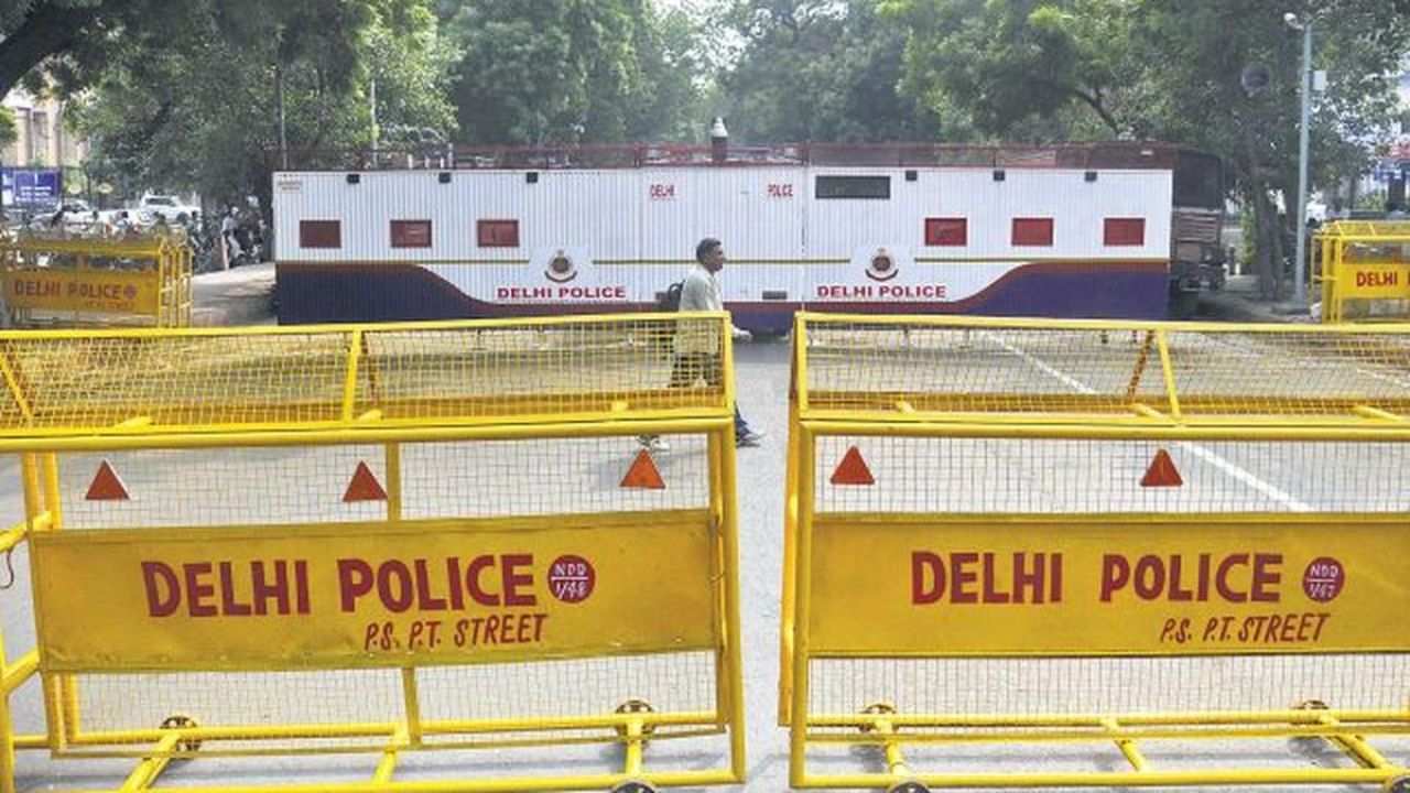 Major security lapse in Delhi Assembly: Car breaks through barricade, ink thrown on Speaker’s car!