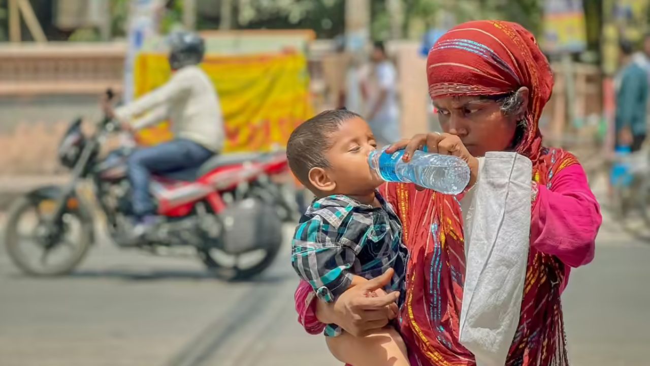 Weather: Scorching heat sweeps North and West India; IMD issues warning