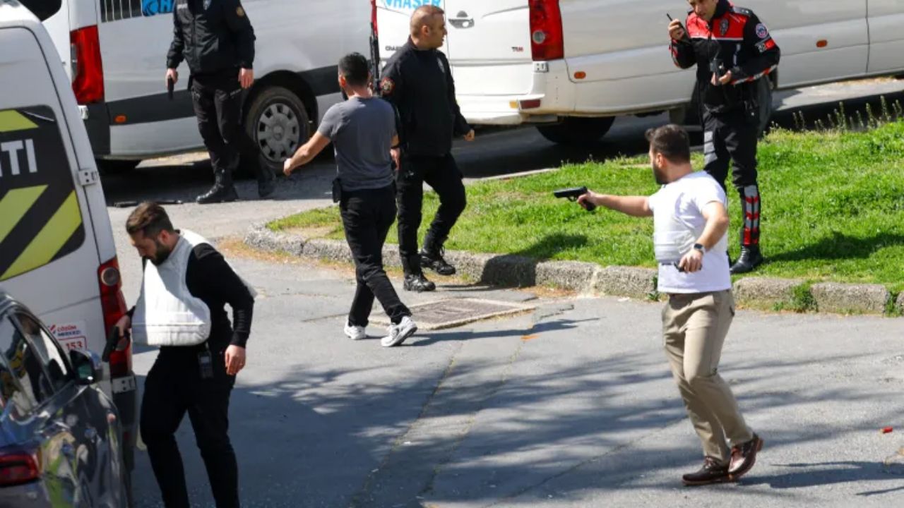 Shots Fired Outside Israeli Consulate in Istanbul; One Attacker Killed in Clash with Police