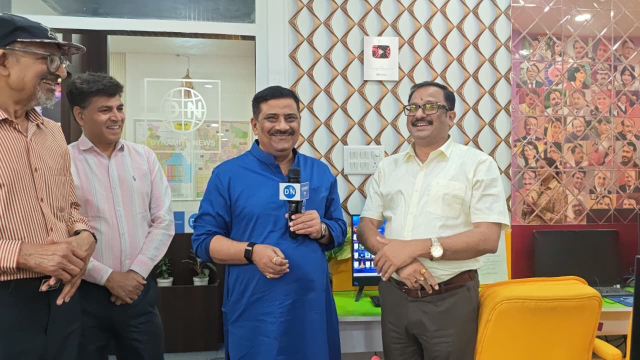 Smiles and discussions mark Sanjay Kumar Jha’s visit to Dynamite News HQ