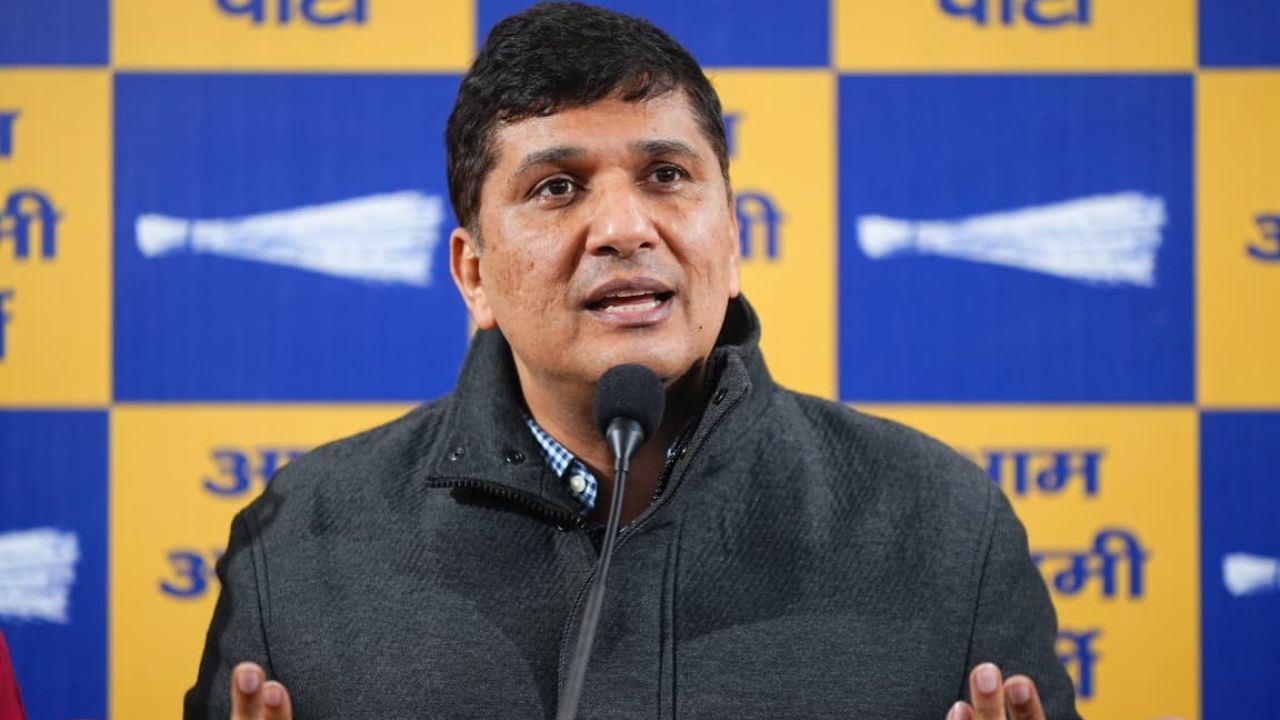 AAP Opts Out of MCD Mayoral Polls, Paving Clear Path for BJP