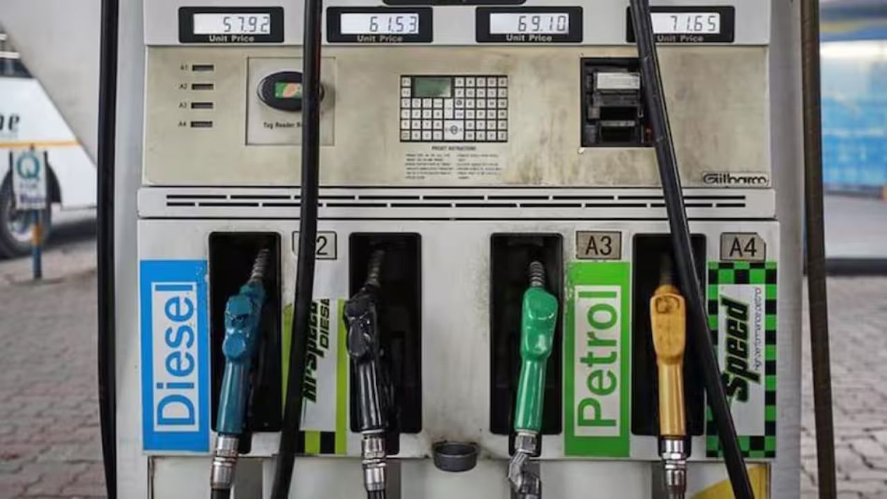 Fuel Prices Surge: Petrol becomes Rs 7 costlier, Diesel Rs 25 hike!