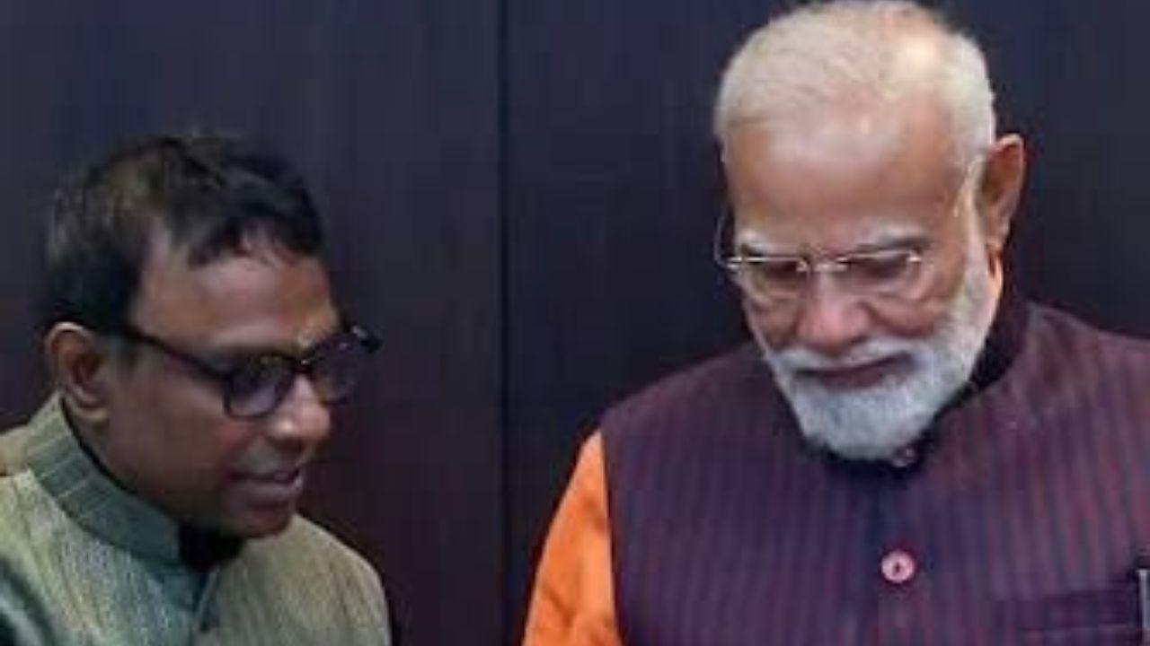 PM Modi meets maestro Ramesh Vinayakam; Takes break from campaigning to honour Indian music